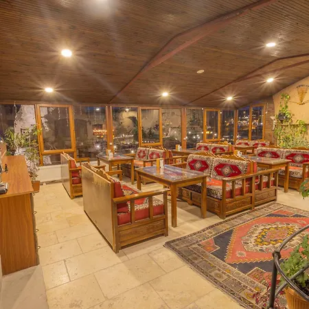 Zeus Cave ギョレメ