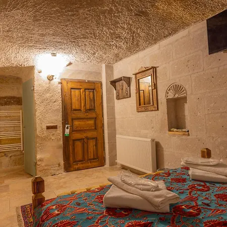Zeus Cave Bed & Breakfast 3*